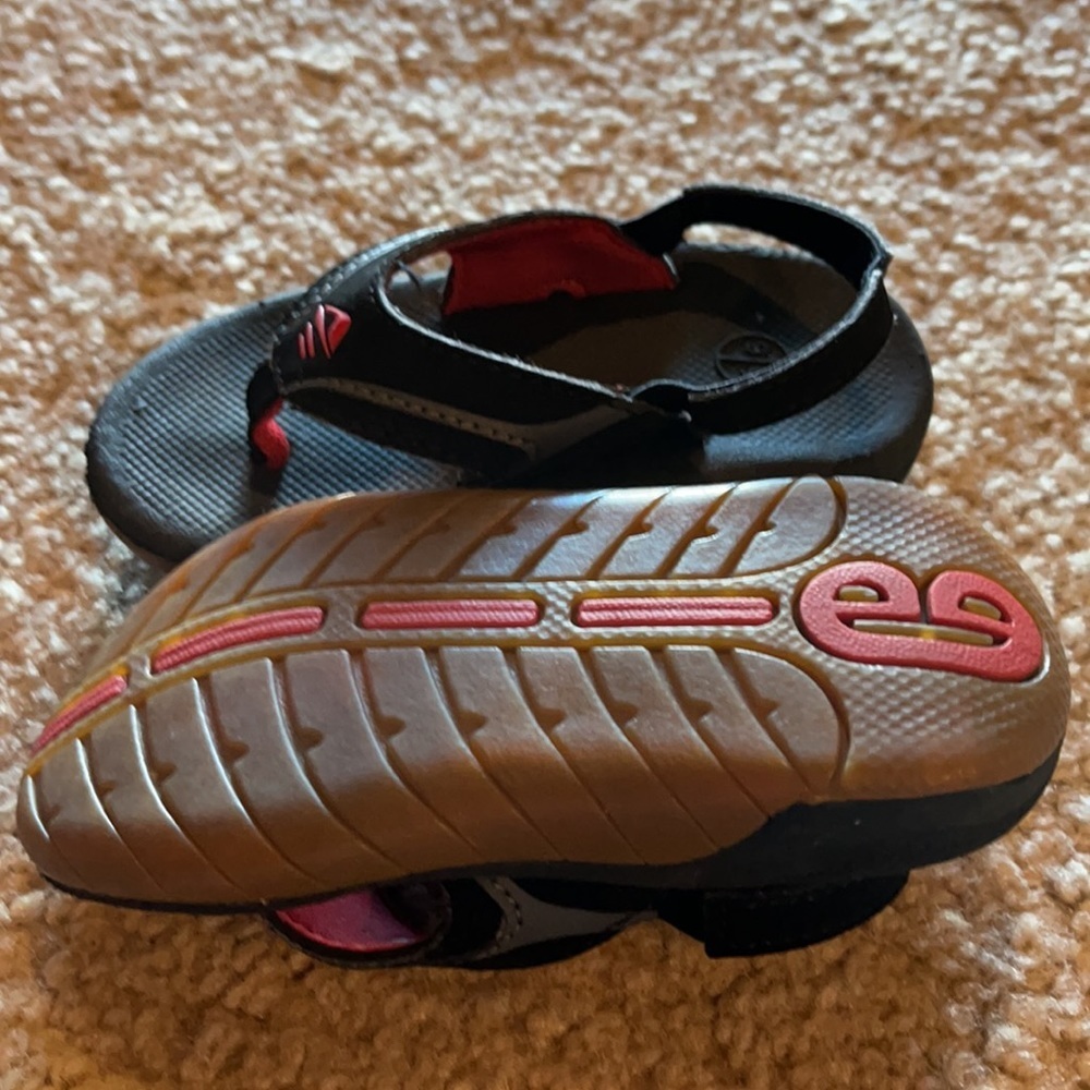 Toddler boys sandals - Picture 2 of 2